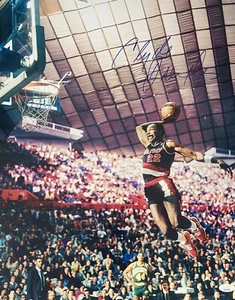 Clyde Drexler Signed Autographed 16x20 Photo JSA Authen Portland Trail Blazers 8 - Picture 1 of 2