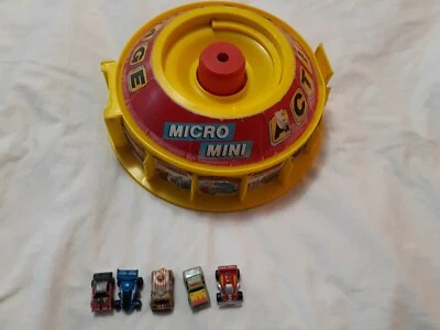 Vintage Micro Machines Mini Action Garage With 5 Micro Machines Garage Rough con - Image 1 of 4
