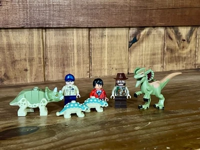 LEGO Jurassic World Lot 4 Dinosaurs & 3 minifigures Excellent Condition!!! - Image 1 of 2