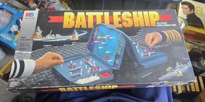Battleship - Classic Naval Combat Game - MB - Vintage 1998 - Complete - Picture 1 of 3