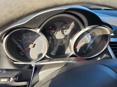 Medidor de velocímetro usado serve: 2016 Chevrolet Cruze MPH US mercado gasolina com preto - Imagem 1 de 4