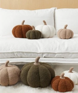 Cojín de calabaza para dormitorio infantil/salón disponible en 3 tamaños y 4 colores - Imagen 1 de 10