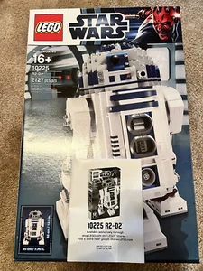 New Factory Sealed LEGO Star Wars (10225) R2-D2 ~NISB~ Plus FREE Poster Vhtf - Picture 1 of 1