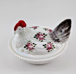 VINTAGE WESTMORELAND HEN ON NEST / HAND PAINTED ROSES / ARTIST SIGNED/ L. PLUES - Picture 1 of 11