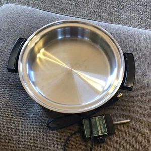 West Bend Liquid Core Electric Skillet Stainless Steel Cookware E19762 USA 17884 - Picture 1 of 14