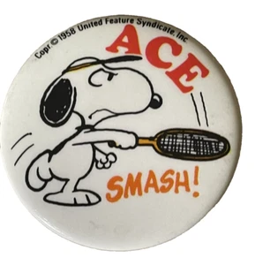 ACE Snoopy Tennisspieler Smash! 2 1/4" Button Butterfly 1958 United Feature Syn - Bild 1 von 6