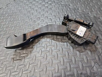 2012-2017 Fiat 500 Gas Throttle Accelerator Pedal Assembly OEM 68073429AA - Image 1 of 4