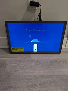 LG 24LM530S 24" IPS LED Smart TV Monitor/ Open Box/ New. T - Picture 1 of 9