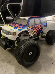 VINTAGE XTM 1/8 XST NITRO TRUGGY NEW - Picture 1 of 3