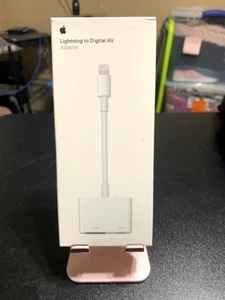 Genuine Apple Lightning to Digital AV Adapter (HDMI) (MD826AM/A) - White - Photo 1/6