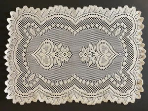 Beautiful Lace Doily Set Of 5 Off White Hearts & Flowers Placemats 12" x 17" - Picture 1 of 9