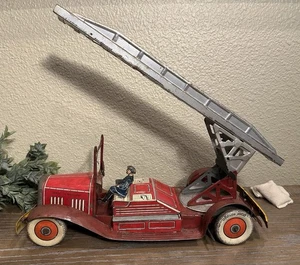 Camión de bomberos vintage Mettoy | anterior a 1946 | estaño 15" | Hecho en Inglaterra | Funciona - Imagen 1 de 16