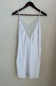 HALSTON Slip Dress M Mini White Lace Plunge Dainty Coquette Bridal Silver - Picture 1 of 7