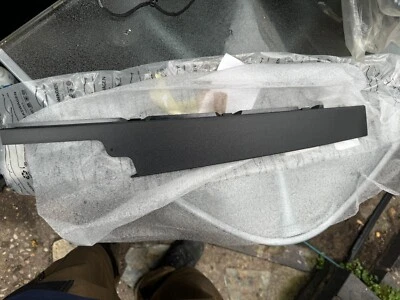 Подлинное сиденье Ibiza KJ 2018-on отделка окна передней левой двери 6F0837901E НОВОЕ от оригинального производителя - Изображение 1 из 4