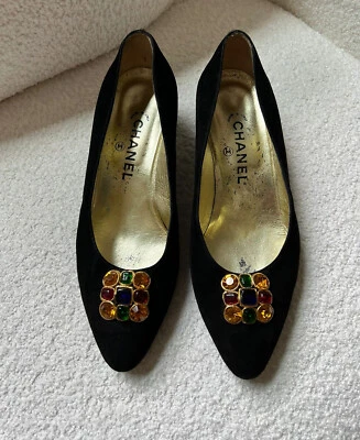Tacones Chanel Kitten vintage con hebillas Gripoix, 1989 Foto 1 de 4
