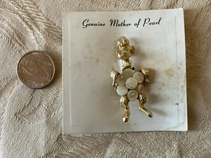 Broche prendedor vintage dorado mop 1959 caniche perro pedrería p1053 - Imagen 1 de 2