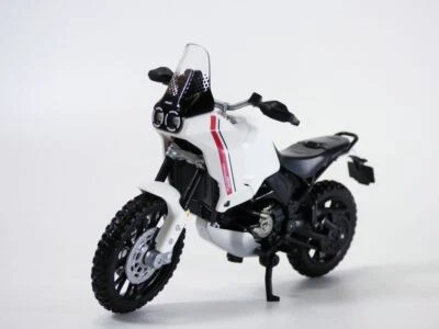 DUCATI DESERTX blanc 1/18 - Bild 1 von 4