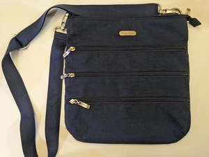 Baggallini Umhängetasche in Navy mit drei Fronttaschen und Reißverschluss - Bild 1 von 10