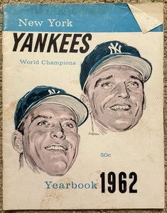 1962 New York Yankees Baseball Yearbook - Mickey Mantle & Roger Maris Cover - Picture 1 of 15