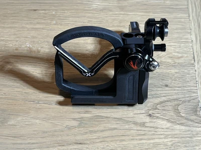 VAPOR TRAIL GEN 7X Micro Adjustable Standard Mount Right Hand Arrow Rest - Image 1 of 4