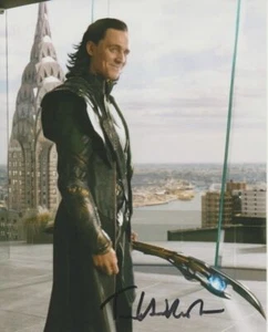 Tom Hiddleston Autographed 8 x 10 Glossy Photo Reproduction - Picture 1 of 1