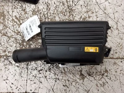 2015 2016 2017 2018 2019 2020, Mercedes-Benz C300 sedán W205, caja de limpieza de aire  Foto 1 de 4