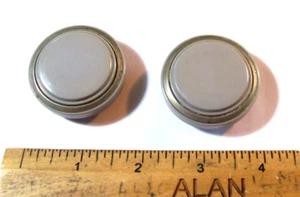 Pair of handsome grey plastic radio knobs - Picture 1 of 2