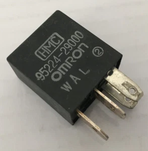 Kia Hyundai Relè Multiuso Nero 95224-29000 4 Pin HMC OMRON 9522429000 - Foto 1 di 7