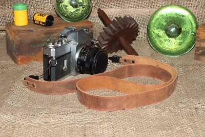 Leather camera neck strap with quick release clips - Image 1 of 4