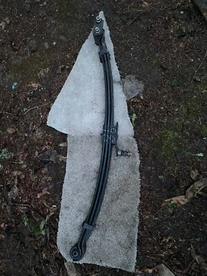 2015 Front Leaf Spring  Isuzu NQR/NPR 7.5 Tonne 4HE1  (3 LEAF) Foto 1 de 2