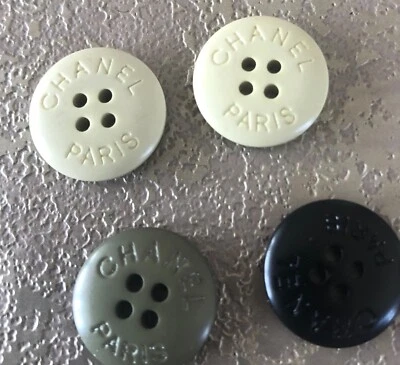 Chanel 4 verschiedene CC Logo Knöpfe KOSTENLOSER US S/H - Bild 1 von 4