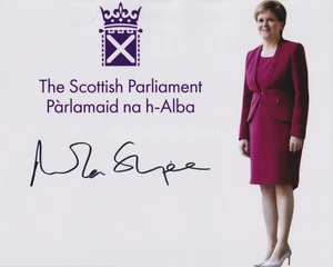 Foto autógrafa firmada a mano 8x10 Nicola Sturgeon ministro escocés francamente (B) - Imagen 1 de 2