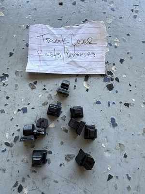 Rebites forro porta-malas 97-02 Mercedes-Benz Clk 55 Clk430 Clk320 Amg - Imagem 1 de 2