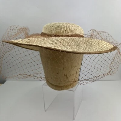 1980 Vintage Sonni San Francisco Beige Paja Cáñamo Sombrero Ala Ancha Velo Arco Manchas Foto 1 de 4
