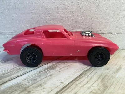 Vintage Pink Plastic Corvette Processed Plastic Company #9110 Split Window - Image 1 of 4