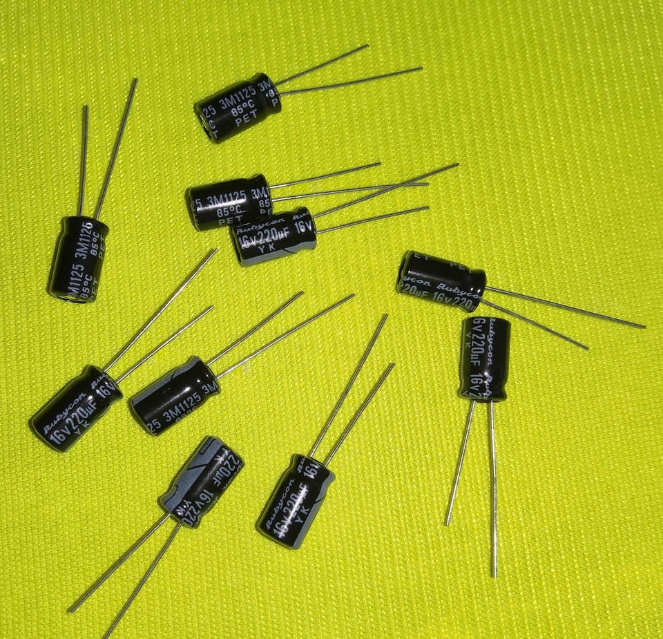 Rubycon 220uF 16V 85°C Elektrolytkondensator Radial ELKO  Menge Wählbar - Bild 1 von 1