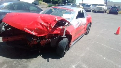 Puerta delantera izquierda usada vidrio delantero se adapta a: Ford Mustang 2016 conv delantero izquierdo grado A Foto 1 de 4