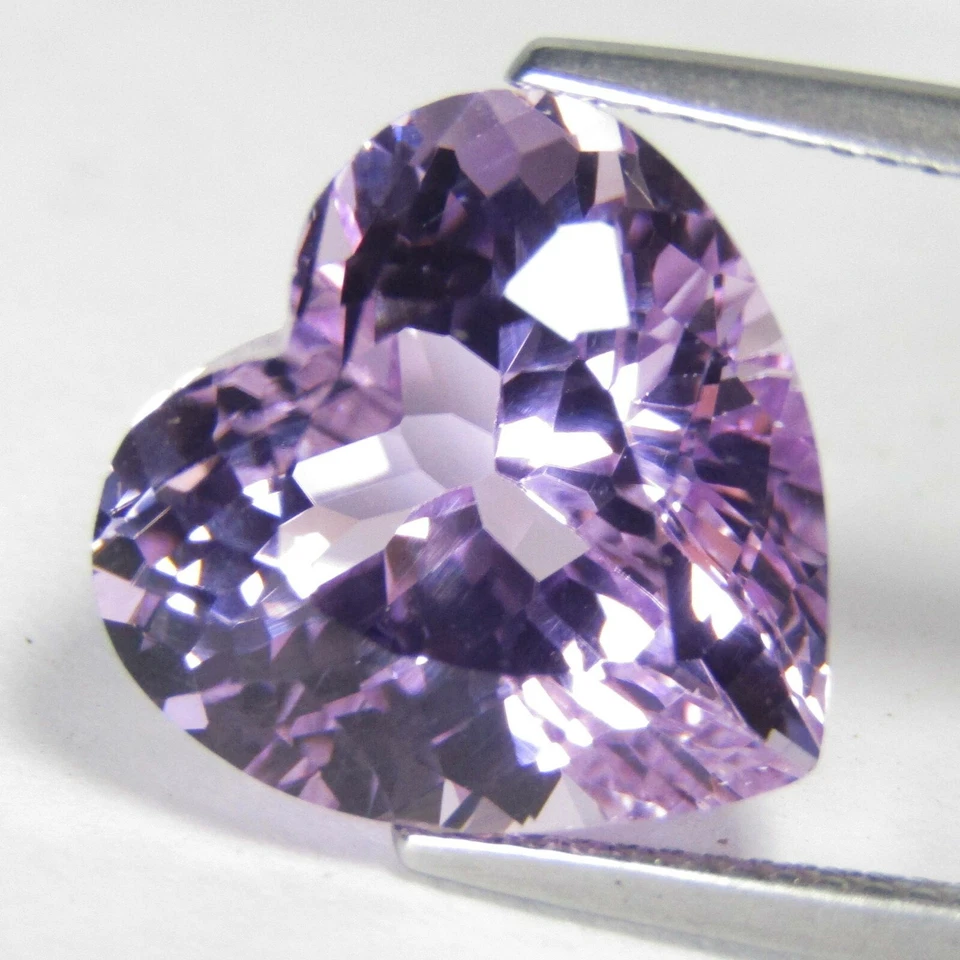 11.62Cts Glorious Sparkling Pink Kunzite 14mm Heart Shape Afghanistan Gemstone - Image 1 of 4