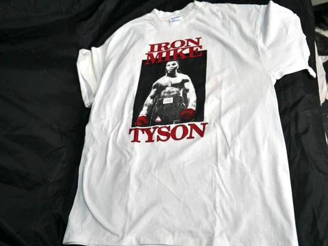 1995 Mike Tyson T Shirt sz XL "Leaving No Man Alive in 95" Hanes Boxing Cover