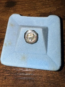 Vintage 1960s Lindor Stock Cornell University Pinback Tie Tack Souvenir - Picture 1 of 2