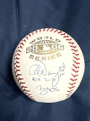 Cardenales Yadier Molina Adam Wainwright Firmado 2006 Serie Mundial Béisbol BAS Foto 1 de 4