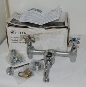 Delta 28T9 Servicio Grado Comercial Fregadero Grifo Manguera Extremo Doble Manija Montaje en Pared - Imagen 1 de 8