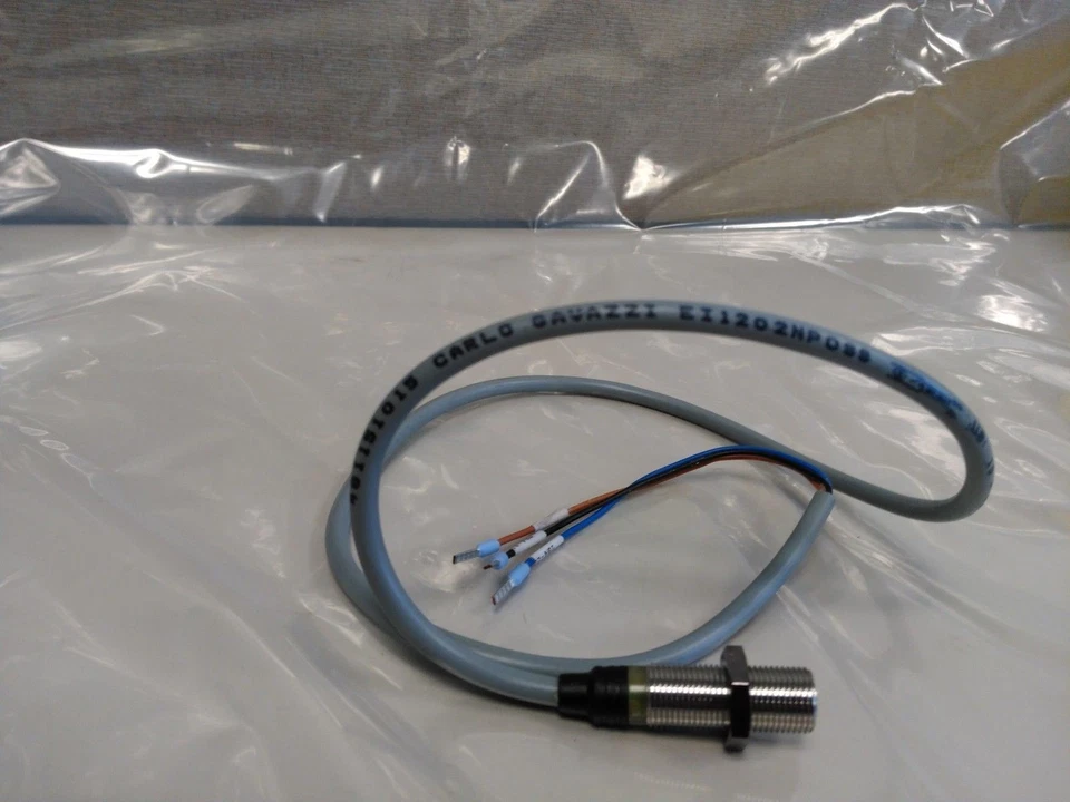 Carlo Gavazzi EI1202NPOSS 10-40 VDC  Inductive Proximity Sensor - Image 1 of 3