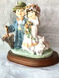 Lowery's of London newlyweds bride groom wedding figurine w/ two white cats RARE - Foto 1 di 10