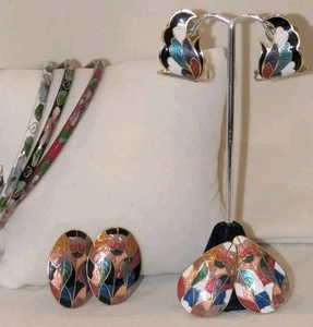 Vintage Cloisonné Set 3 Armreifen & 3 Clip Ohrringe Floral Emaille goldfarben Boho Chic - Bild 1 von 15