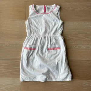 Vineyard Vines Girls White Embroidered Pocket Dress - Size 10 - Picture 1 of 3