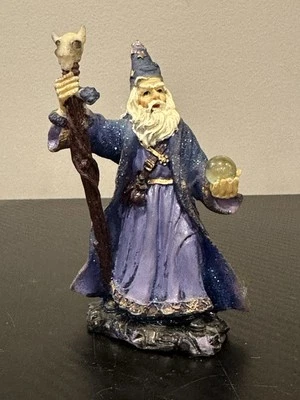 Mago púrpura de 4" H con varita mágica y bola de vidrio estatua decoración del hogar regalo único Foto 1 de 4