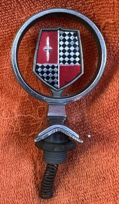 Usado Original Vintage DODGE ROYAL MONACO 1975-1977 CAPÔ ORNAMENTO Carro Antigo Automático - Imagem 1 de 4