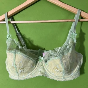 34D Victoria's Secret Bra Bright Green Yellow Lace Lined Padding Sheer Floral - Picture 1 of 5