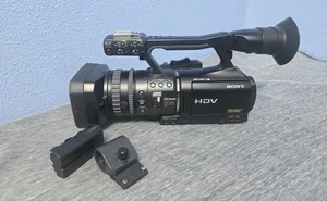 Sony HVR-V1U HD HDV Mini DV 1080i Video Camera Recorder W/ BATERRY (BINA001A) - Picture 1 of 19